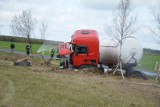 Gmina Koczała. Opary gazu ulatniające się z rozbitej ciężarówki