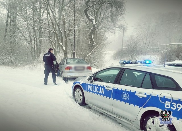 Kolejne opady śniegu i kolizje w Wałbrzychu. Uważajcie, za spowodowanie kolizji grozi 1500 zł mandatu