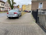 Mistrzowie parkowania w powiecie oleśnickim. Oto prawdziwi królowie chodników i zakazów! (15.7)