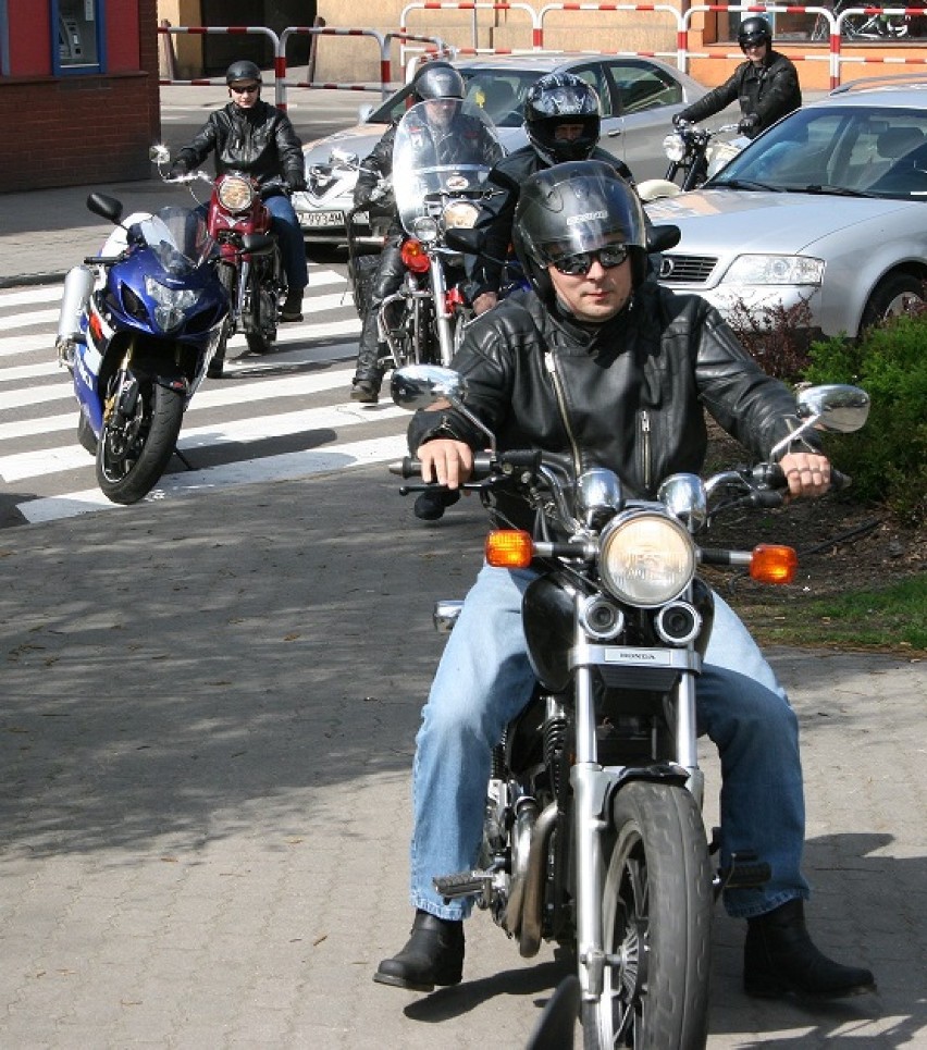 Fani motocykli a rynku we Wronkach