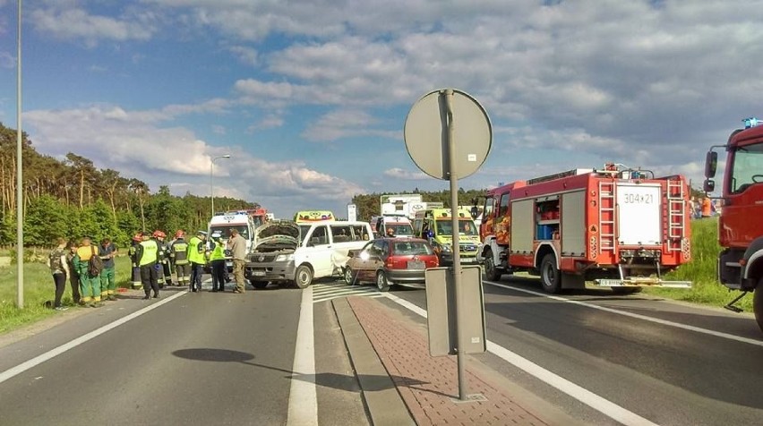 Jak informują strażacy, na skrzyżowaniu w Pawłówku zderzył...