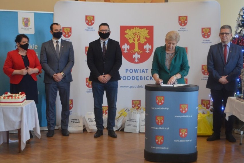 Powiatowy finał konkursu „Żołnierze Wyklęci obudźcie Polskę” w Poddębicach. Kto przeszedł do następnego etapu? ZDJĘCIA