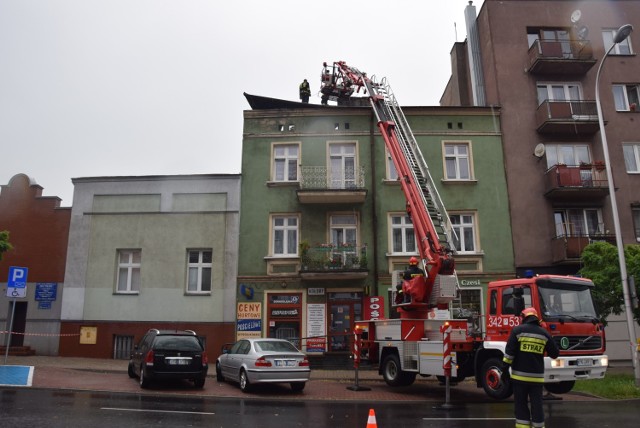 Wichura poderwała fragment dachu kamienicy przy ul. Górnośląskiej