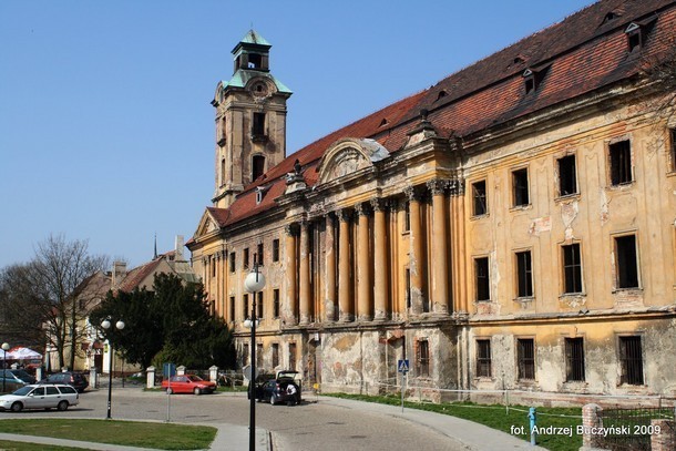 Zamek Bibersteinów i pałac Promnitzów w Żarach