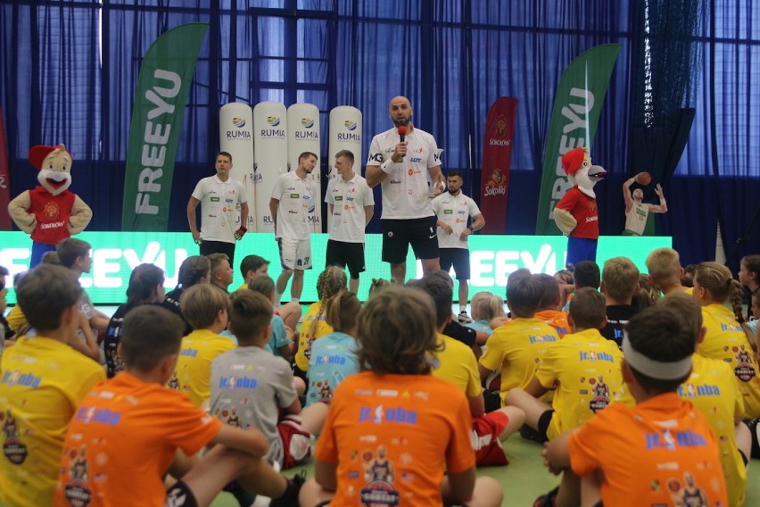 Marcin Gortat Camp 2019 w Rumi ZDJĘCIA z zajęć w hali MOSiR