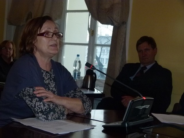 Prezes Wiesława Gębura apelowała o pomoc na sesji Rady Miejskiej w Łowiczu