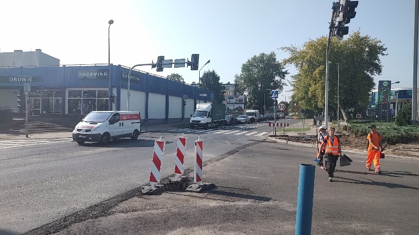 Gigantyczne korki w Żarach. Nie da się normalnie przejechać przez centrum miasta. Co się stało?