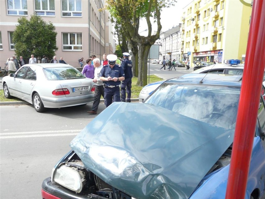 Wypadek u zbiegu Żeromskiego i Dąbrowskiego