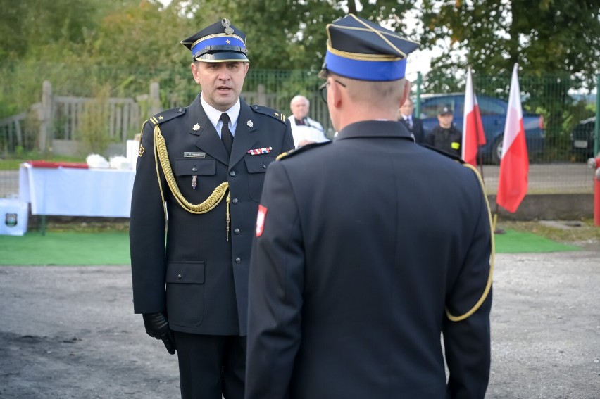 Strażakom z OSP Szembruk oficjalnie przekazano samochód