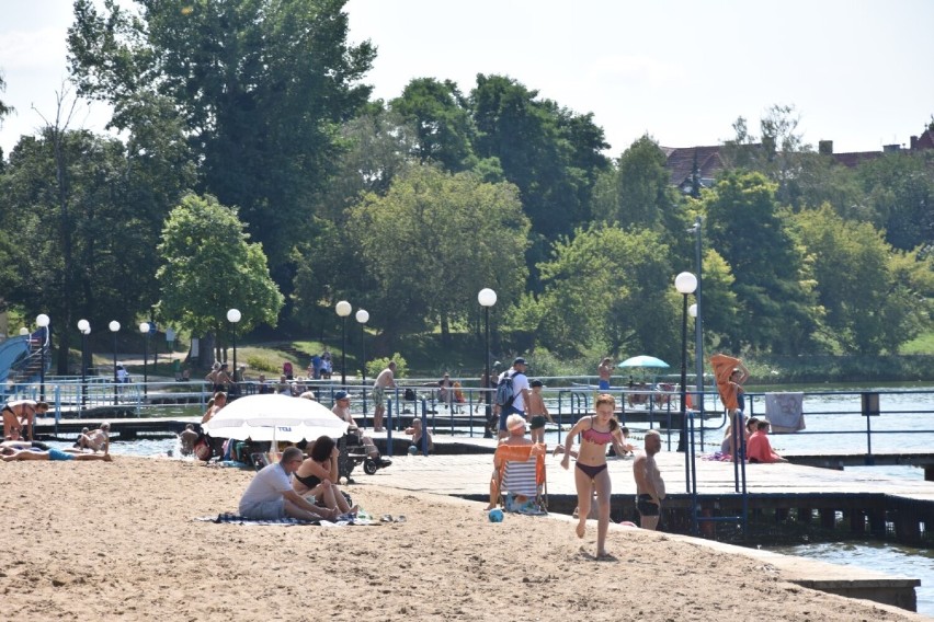 Od 14 czerwca na plaży nad Jeziorem Durowskim stacjonują...