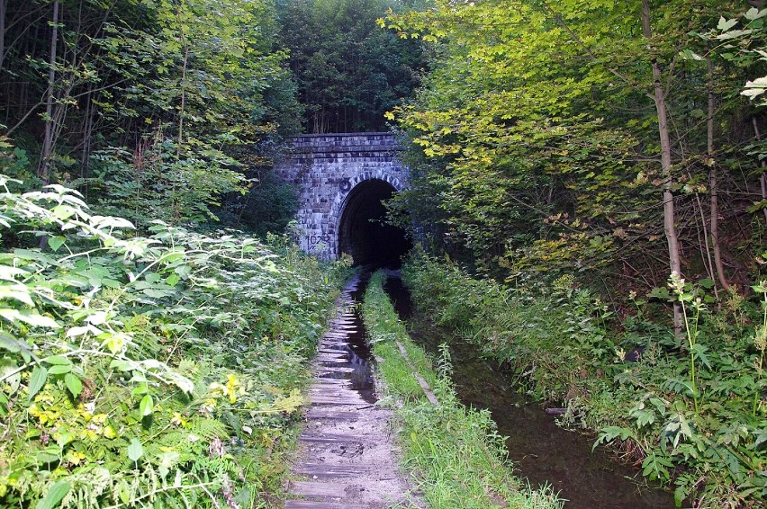 Tunel jest nieczynny od 1989 roku.