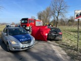 Nietypowy wypadek w Krzeszowie na Dolnym Śląsku. Kierowca zjechał na pobocze. Nie żyje - zdjęcia