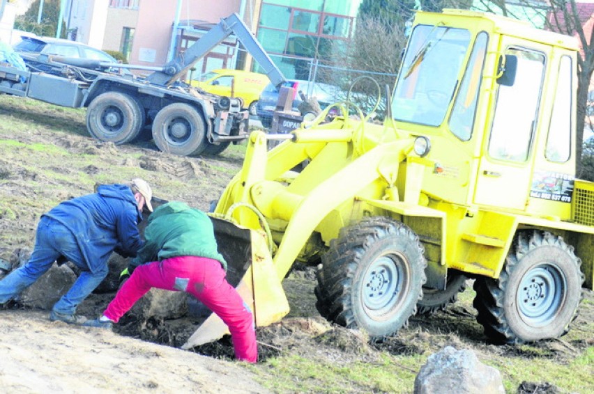 Obecnie na Winnym Wzgórzu pracuje ciężki sprzęt. Czasu jest...