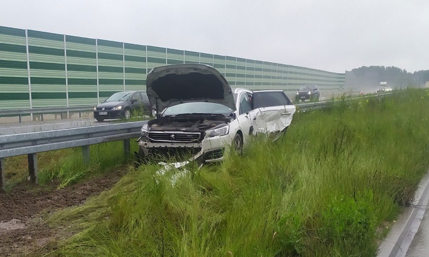 Tragiczny wypadek na A1 na wysokości Pyrzowic. Chciał wystawić trójkąt ostrzegawczy, został śmiertelnie potrącony