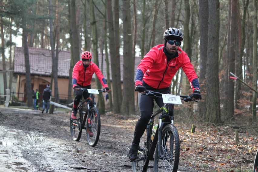 Jeździli rowerami po leśnych trasach. V Mistrzostwach Wągrowca w Cyclocross 