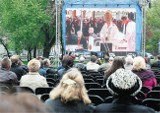 Łódź: Beatyfikacja na telebimach