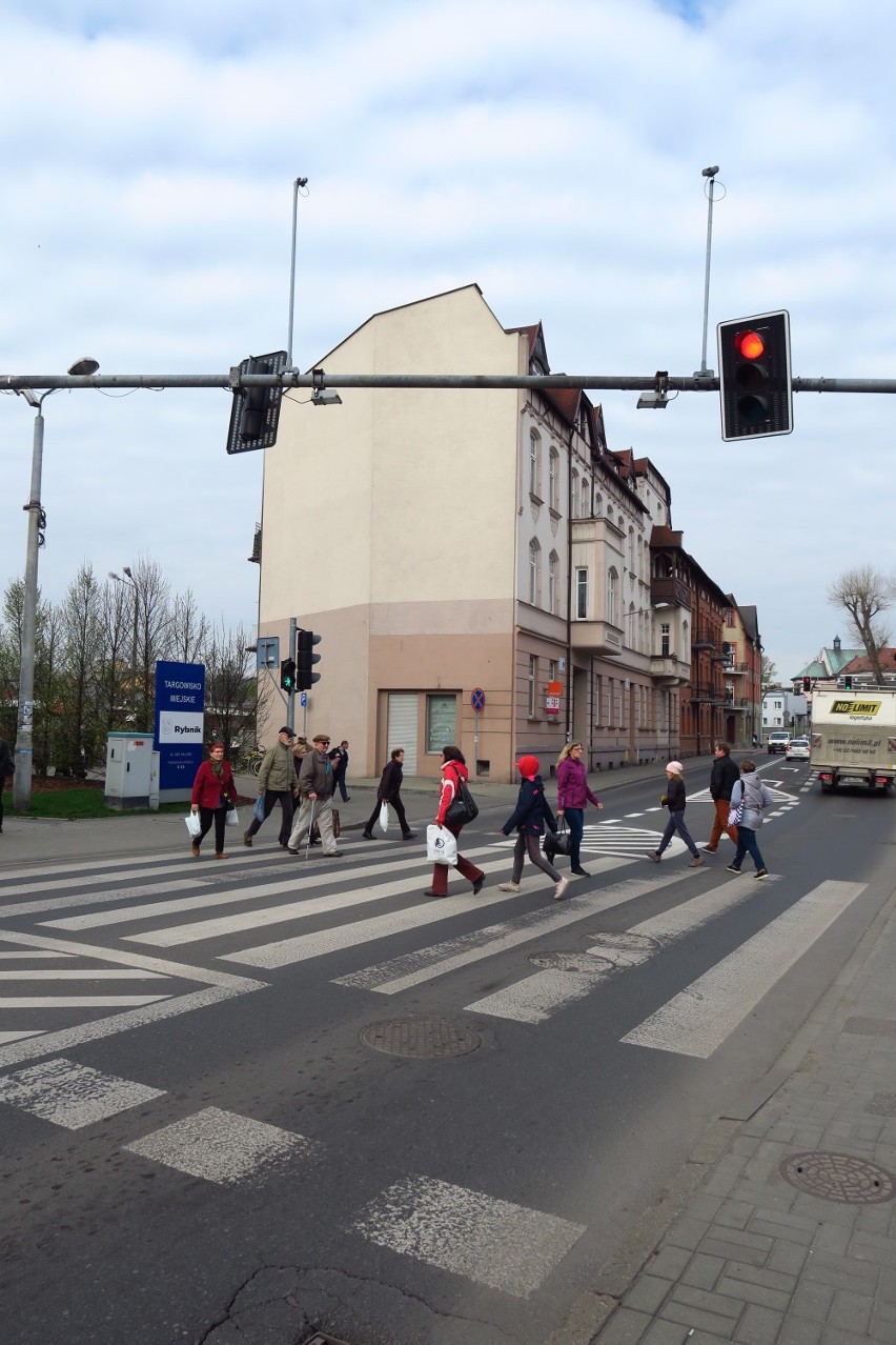 Lidia Grychtołówna na ścianie budynku przy Hallera w Rybniku. Autorką muralu jest Marta Frej