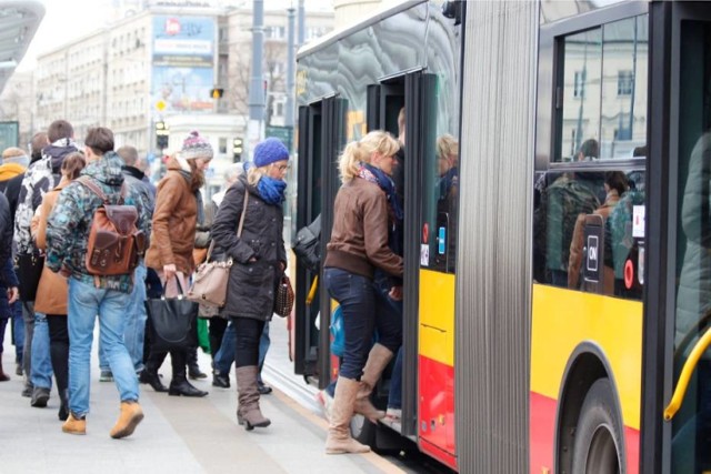 Od dzisiaj pojedziemy nowymi liniami autobusowymi. Dotrzemy nimi do Jabłonnej