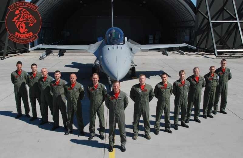 Krzesiny: Konkurs na projekt barw myśliwców F-16 [ZDJĘCIA, MAPA, WIDEO]