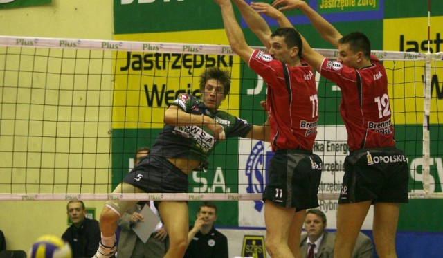 Igor Yudn (na zdjęciu w ataku), w przeszłości grał m.in. w Jastrzębskim Węglu i AZS-ie Olsztyn. W tym sezonie ponownie ujrzymy go w PlusLidze - w barwach Łuczniczki Bydgoszcz.