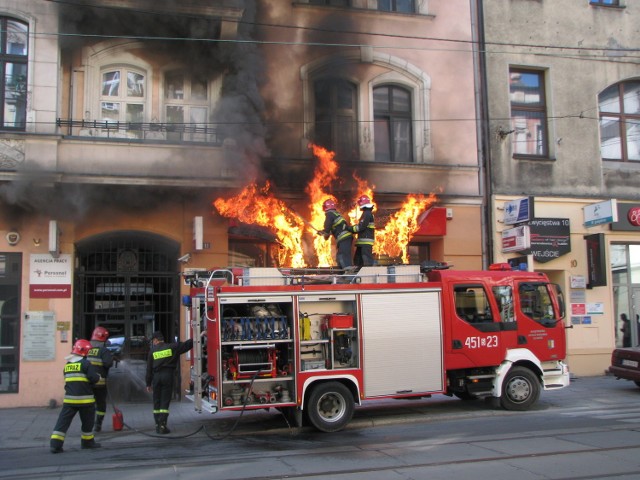 Pożar wybuchł wskutek zwarcia instalacji elektrycznej.