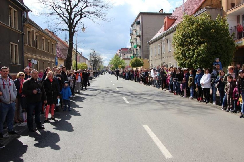 Nowosolanie lubili ustawiać się wzdłuż trasy biegów, aby...