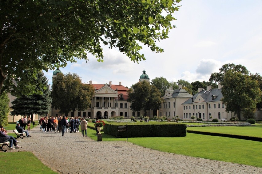 Muzeum Zamoyskich w Kozłówce. Propozycja na piękną, jesienną wycieczkę