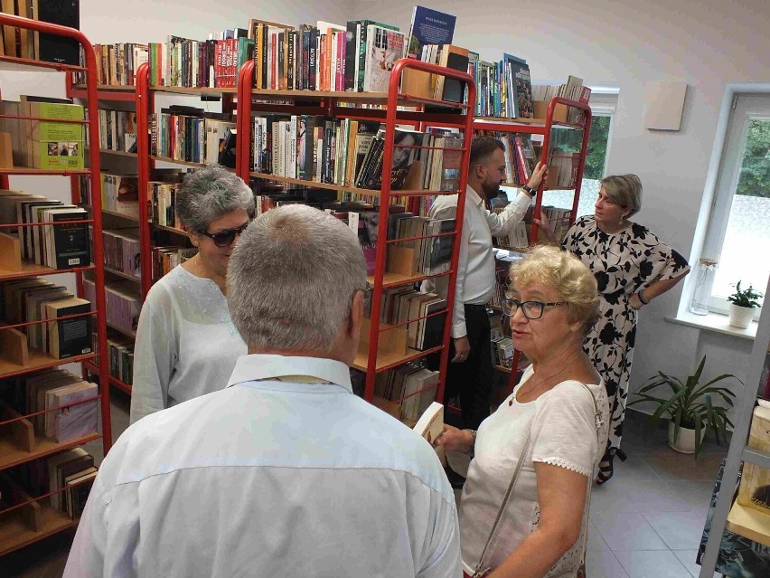 Filia Miejskiej Biblioteki Publicznej imienia Adolfa Dygasińskiego w Starachowicach ponownie otwarta. Zobacz zdjęcia 