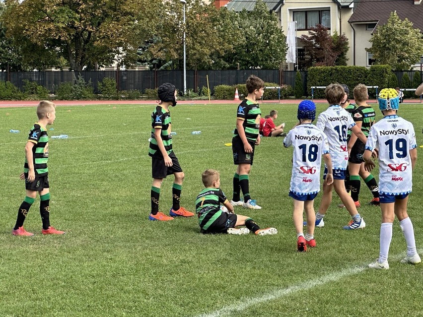 Dzieci i młodzież grali w rugby w 4 kategoriach wiekowych