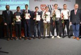 Września: Wręczenie stypendiów sportowych w auli Liceum Ogólnokształcącego im. Henryka Sienkiewicza (fotorelacja) 