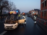 Wypadek w Strzałkowie. Na drodze krajowej nr 92 zderzyły się dwa samochody [ZDJĘCIA]