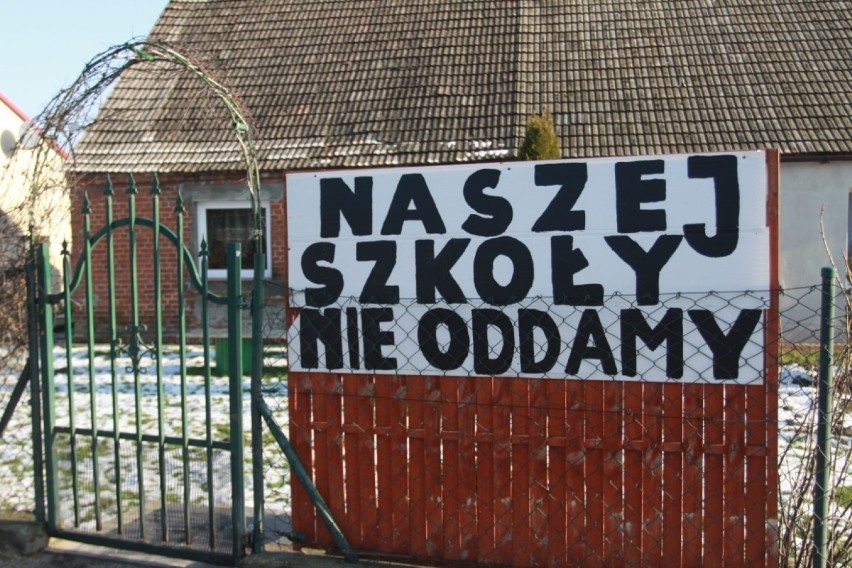 Banery rozwieszone przez mieszkańców Połczyna