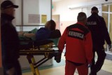 Bandzior, który ciężko ranił policjanta przetransportowany do Łodzi. Policjant wraca dzisiaj do domu