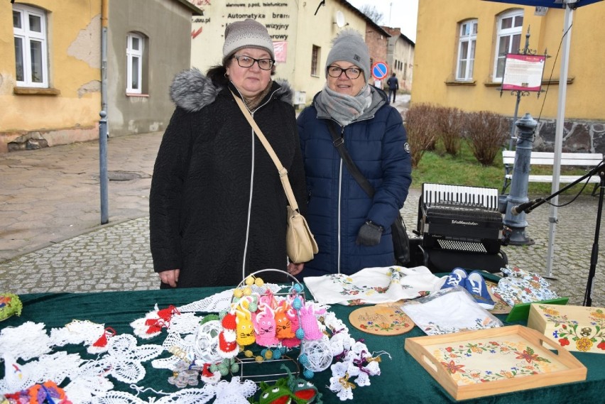 Światowy Dzień Kociewia w Pelplinie - kociewskie smakołyki i upominki ZDJĘCIA