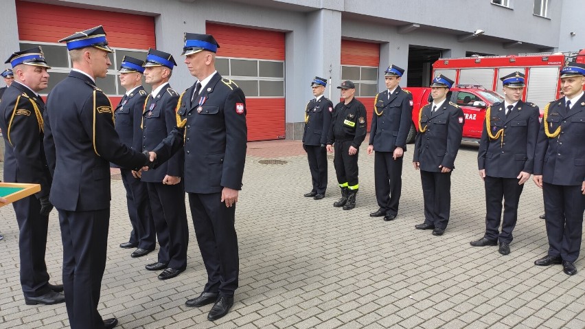 16 maja. Obchody Dnia Strażaka w Koninie. Awansowano 34 strażaków [FOTO]
