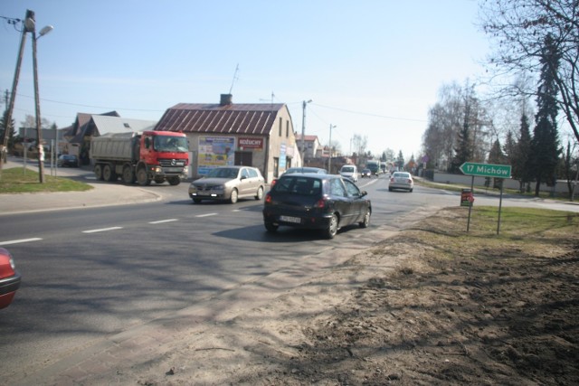 Skrzyżowanie koło kościoła w Kurowie
