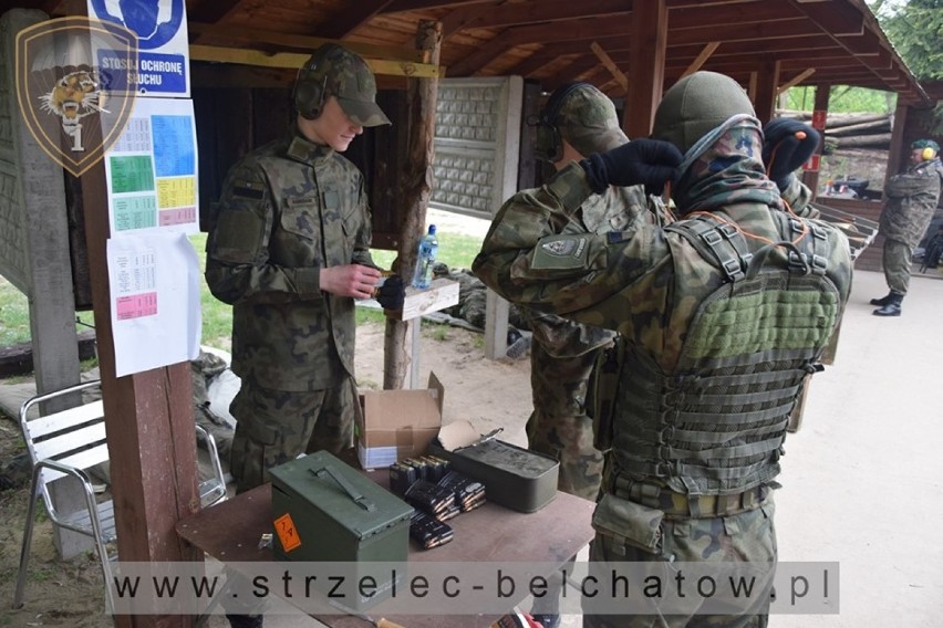 Strzelcy z Bełchatowa na pikniku strzeleckim w Okręglicy[FOTO]