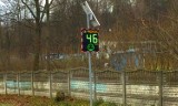Bezpieczniej na drogach powiatu olkuskiego. W Jaroszowcu i Lgocie Wolbromskiej postawiono radarowe wyświetlacze prędkości [ZDJĘCIA]
