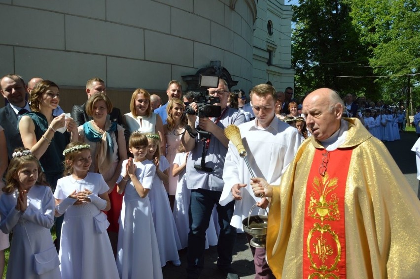 KOMUNIE: I Komunia Święta w parafii św. Jakuba w Skierniewicach