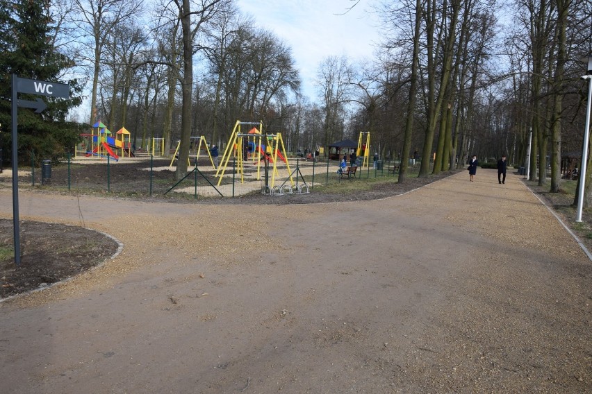 Park Mickiewicza w Sieradzu został odnowiony. Po rewitalizacji sieradzanie mają kolejne miejsce rekreacji
