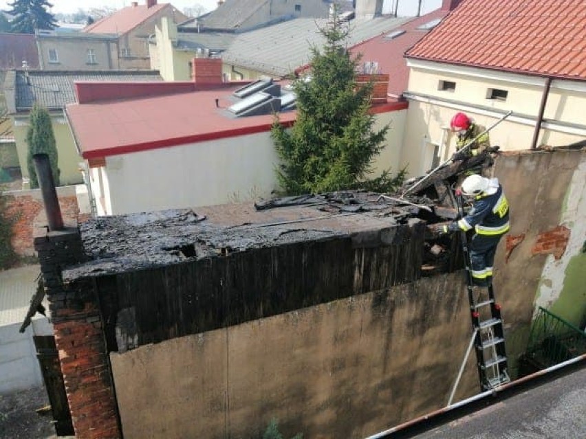 Grodzisk: Pożar na Starym Rynku. Zagrożone były sąsiednie budynki 