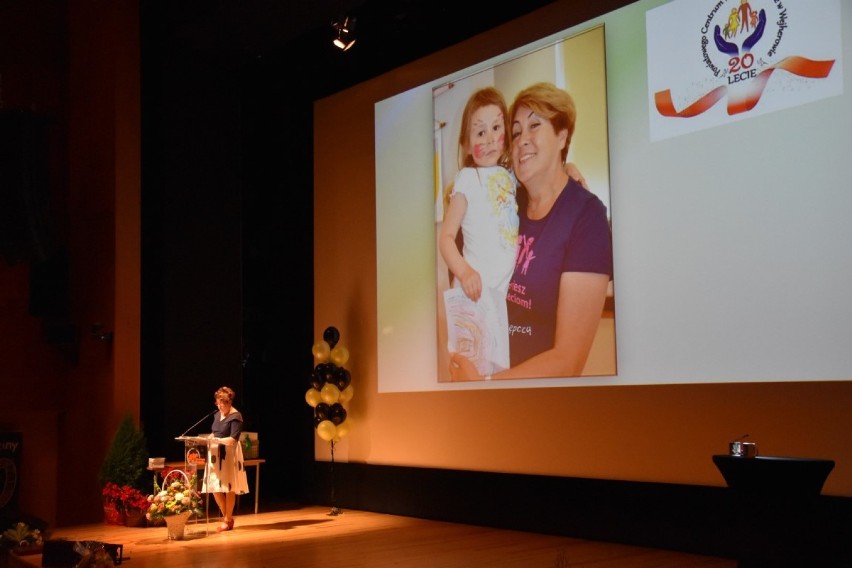 Pomagają od 20 lat - gala jubileuszowa Powiatowego Centrum Pomocy Rodzinie w Wejherowie