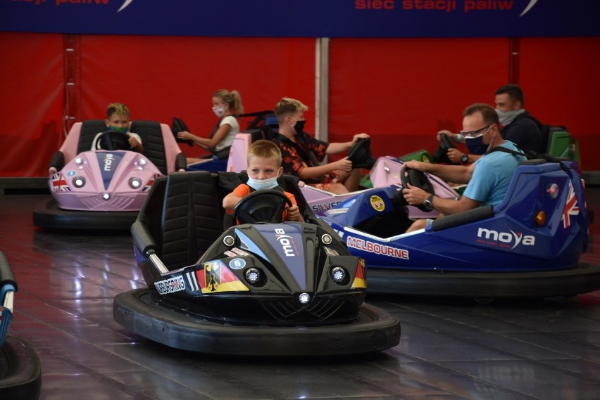 Strefa Moya Formuła to nowość w Energylandii. Znajdują się tam roller coaster, restauracja, autodrom [ZDJĘCIA]