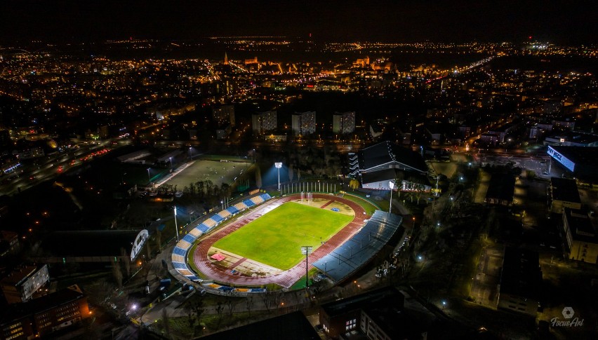 Długo mówiło się o zamontowaniu oświetlenia na Stadionie...