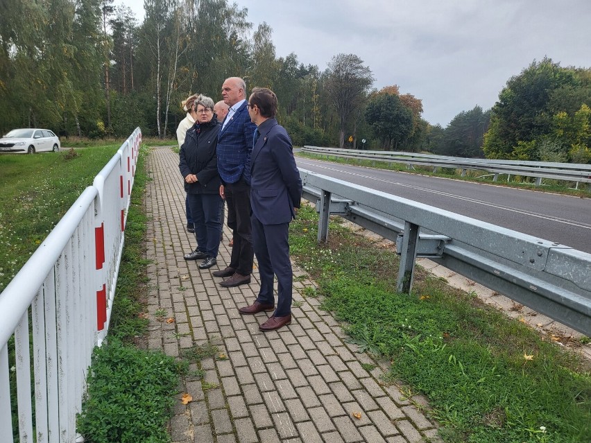 Rowerem lub pieszo po nieczynnej już lini kolejowej Złotów – Więcbork 