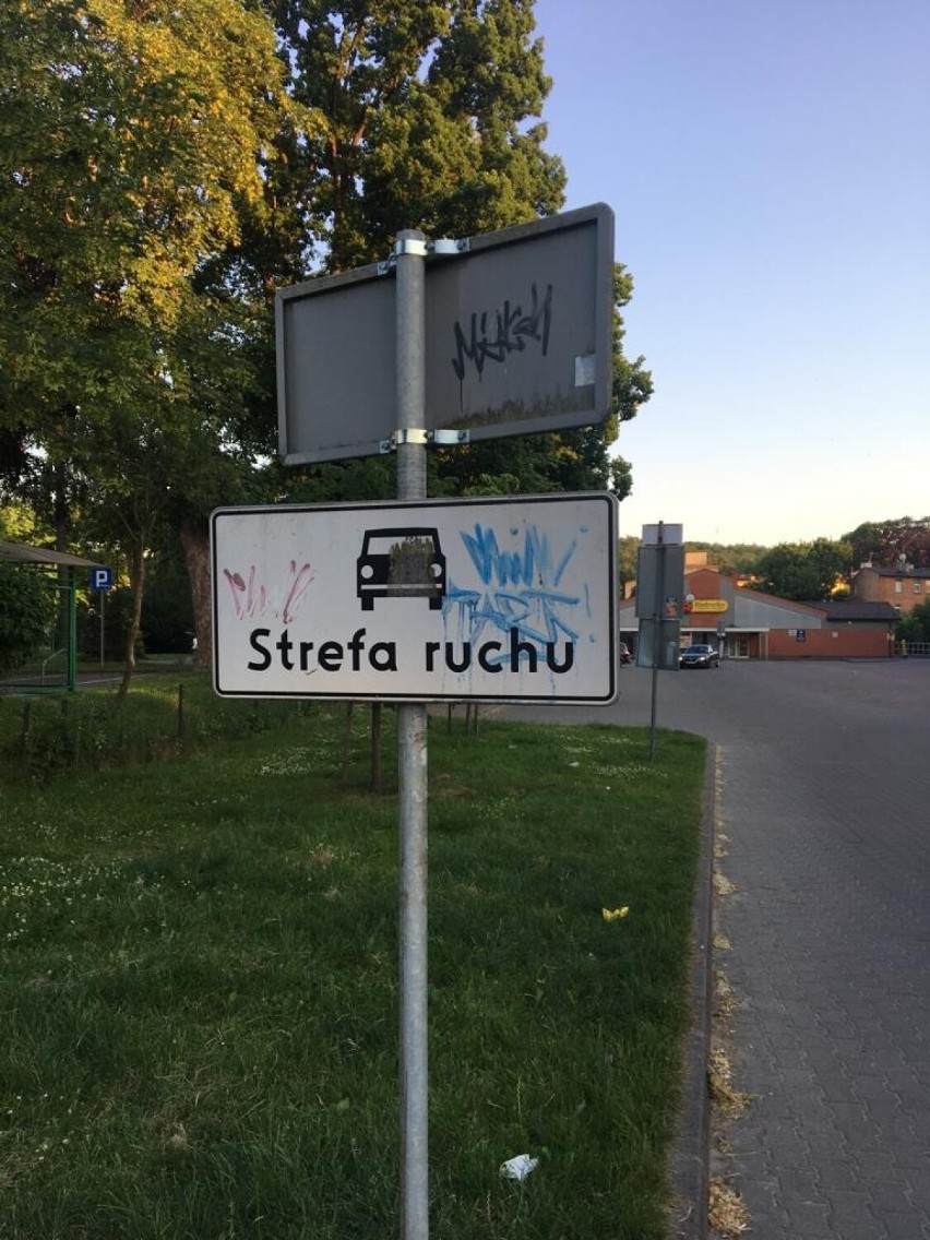 Nieletni mieszkańcy gminy Wejherowo niszczyli elewacje, znaki drogowe i urządzenia w Wejherowie