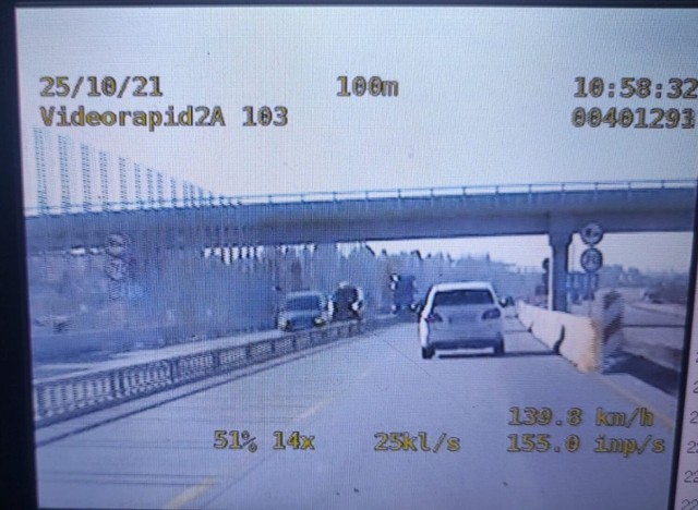 Policjanci z Piotrkowa łapali piratów drogowych na A1. Rekordzista miał na liczniku ponad 133 km/h
