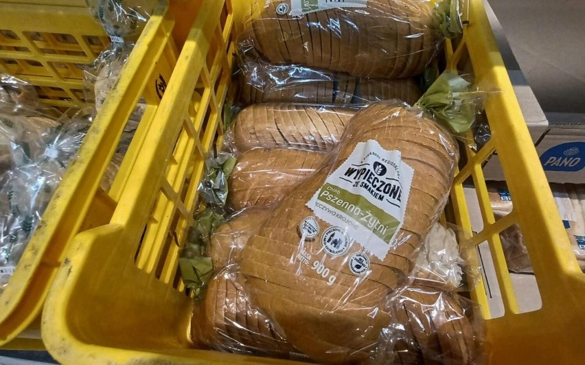 Chleb pszenno-żytni, cena za 1 kg - średnia cena...
