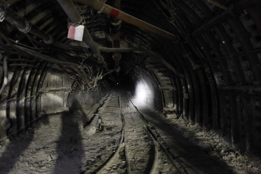 W kopalni Knurów trwa akcja ratunkowa.