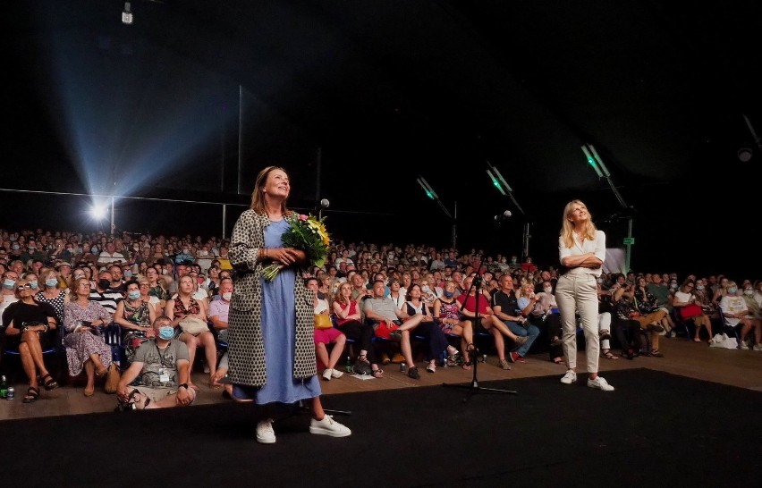 Festiwal Dwa Brzegi w Kazimierzu Dolnym. Rozmowy o kinie i spotkanie z Agatą Kuleszą w ramach cyklu „I Bóg stworzył aktorkę”. Zobacz zdjęcia